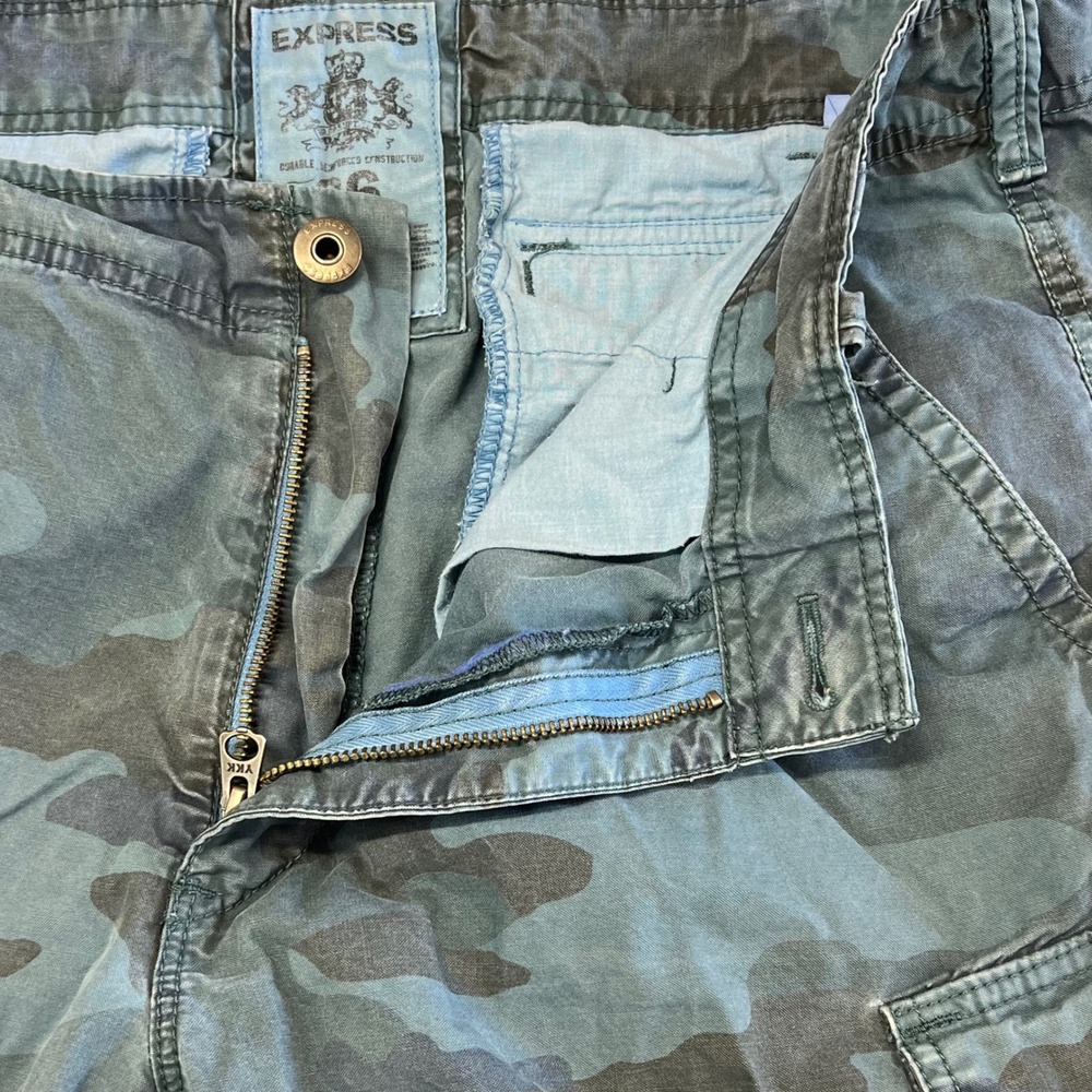 Express Mens Blue Camo Cargo Shorts Durable Reinforced Cotton Utility Size 36 - Picture 3 of 6